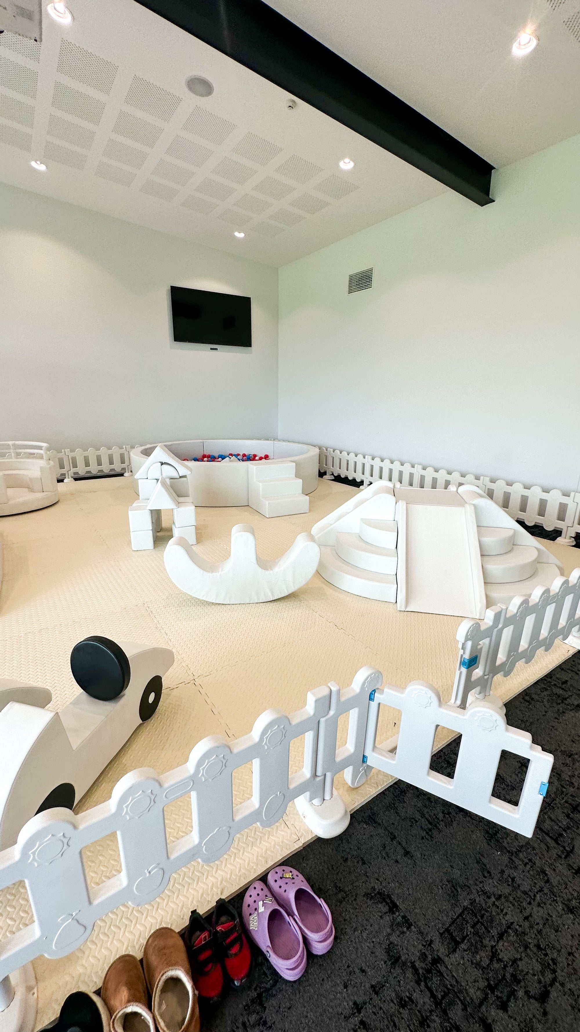 Pure White Soft Play